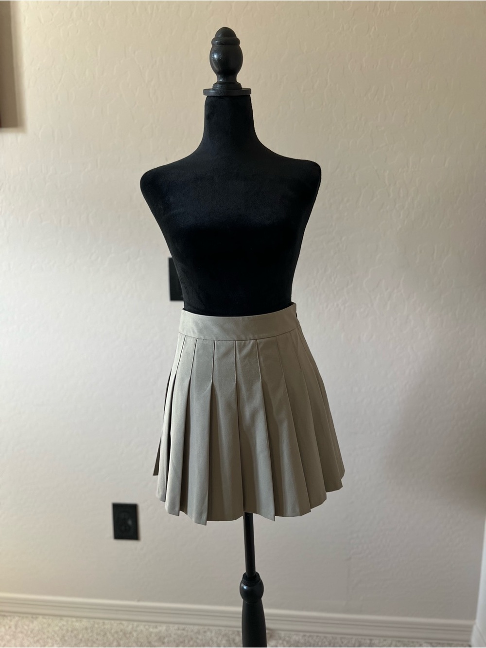 NWT OAK + FORT Pleated Mini Skirt in Khaki